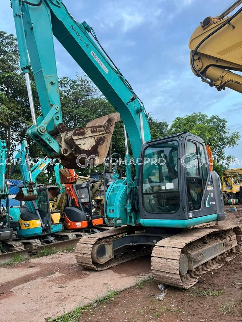 Máy xúc bánh xích KOBELCO SK135SR - 2005