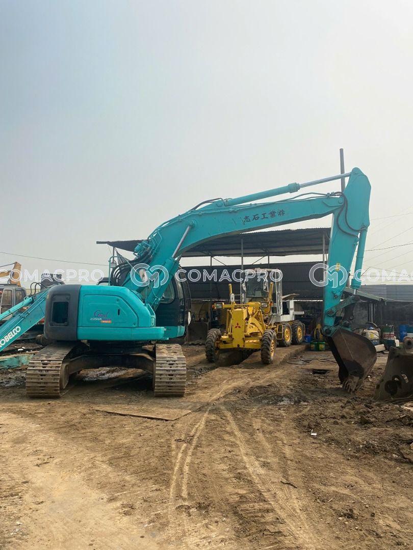 2005 - KOBELCO SK235SR Máy xúc đào bánh xích, ảnh 2