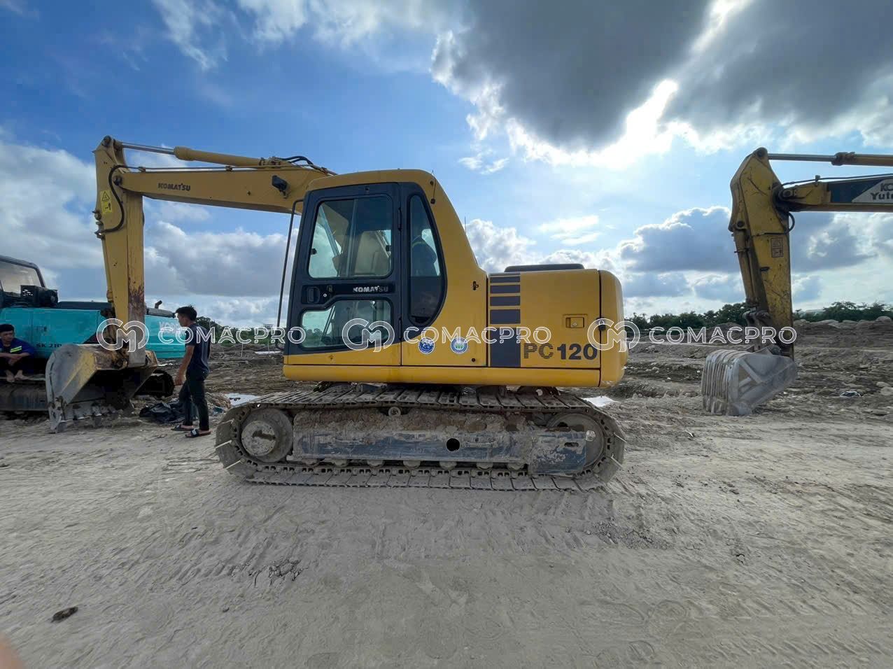 Máy xúc bánh xích KOMATSU PC120-6E - 2000
