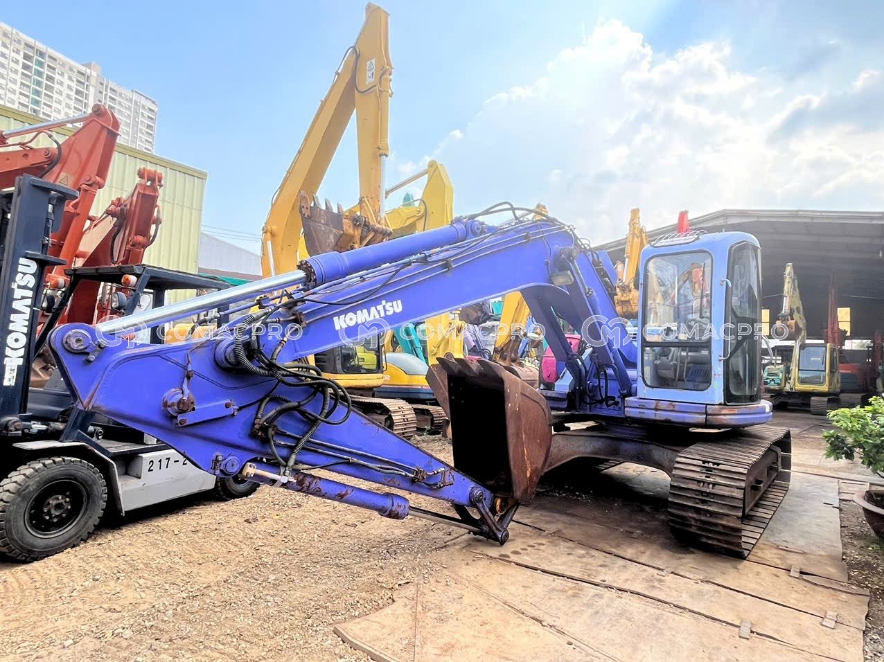 Máy xúc bánh xích KOMATSU PC128-1E - 2000