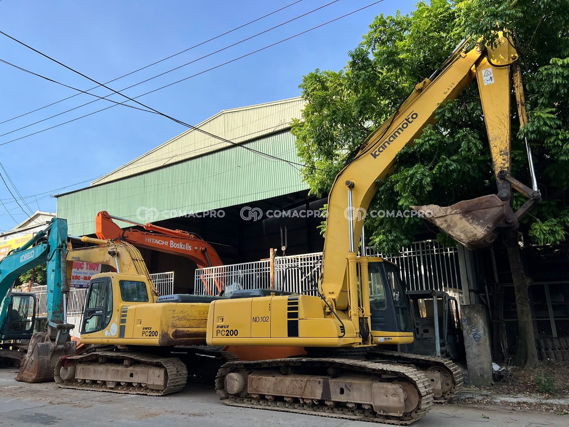 Máy xúc bánh xích KOMATSU PC200-6E - 2000