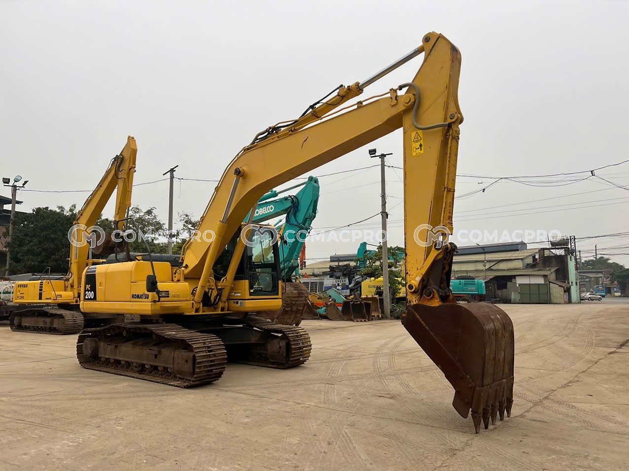 2011 - KOMATSU PC200-8 Máy xúc đào bánh xích, ảnh 2