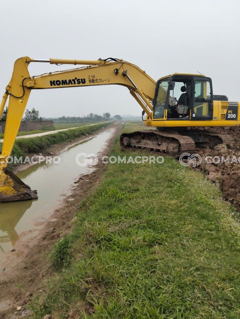 2013 - KOMATSU PC200-8 Máy xúc đào bánh xích, ảnh 2