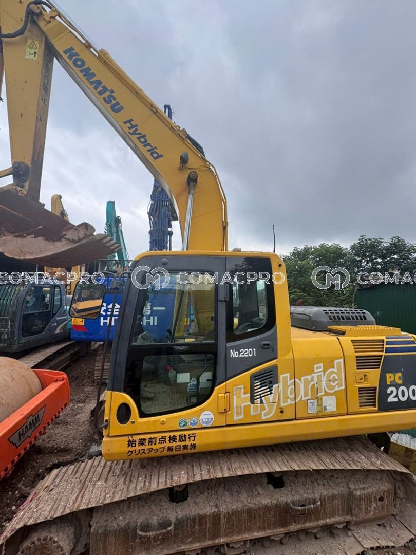 Máy xúc bánh xích KOMATSU PC200-8E0 - 2010