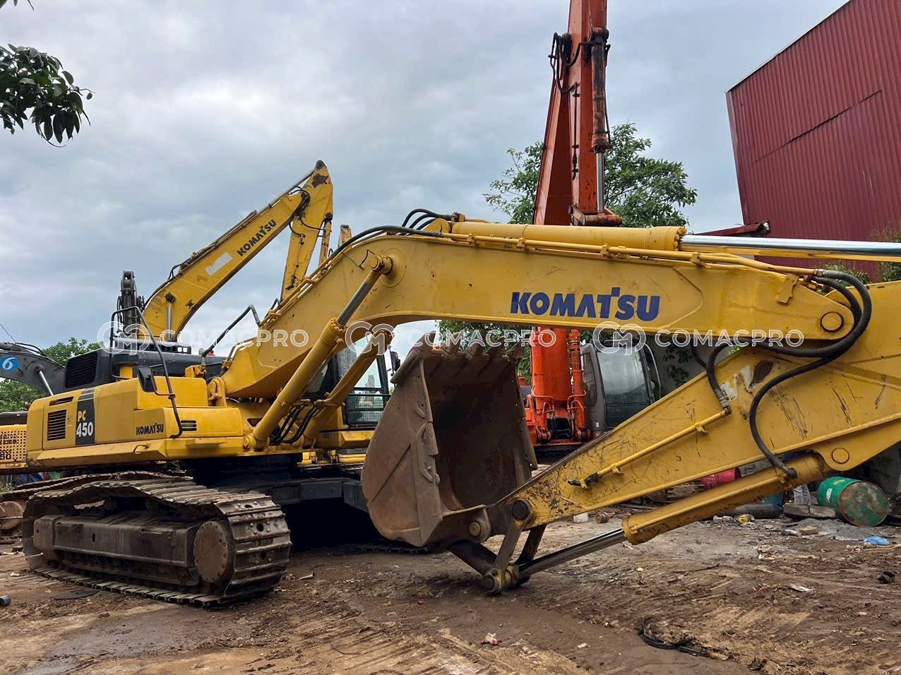 Máy xúc bánh xích KOMATSU PC200-8N1 - 2013