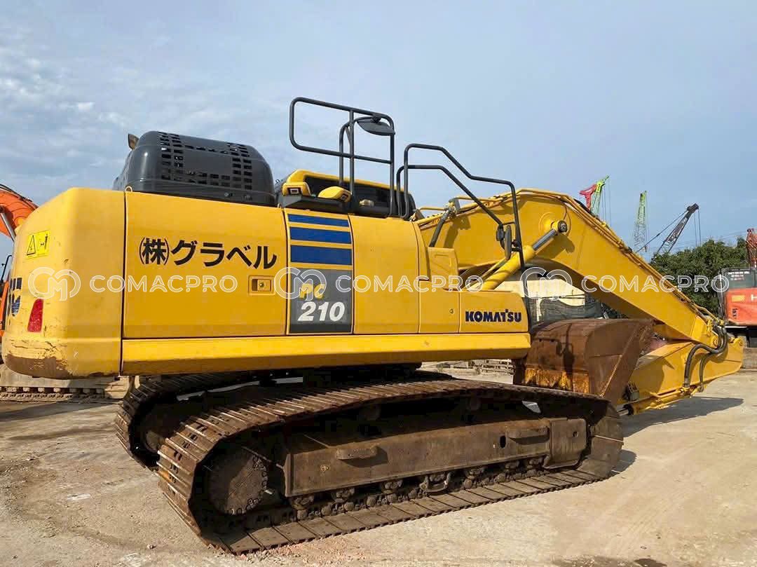 Máy xúc bánh xích KOMATSU PC210-11 - 2017