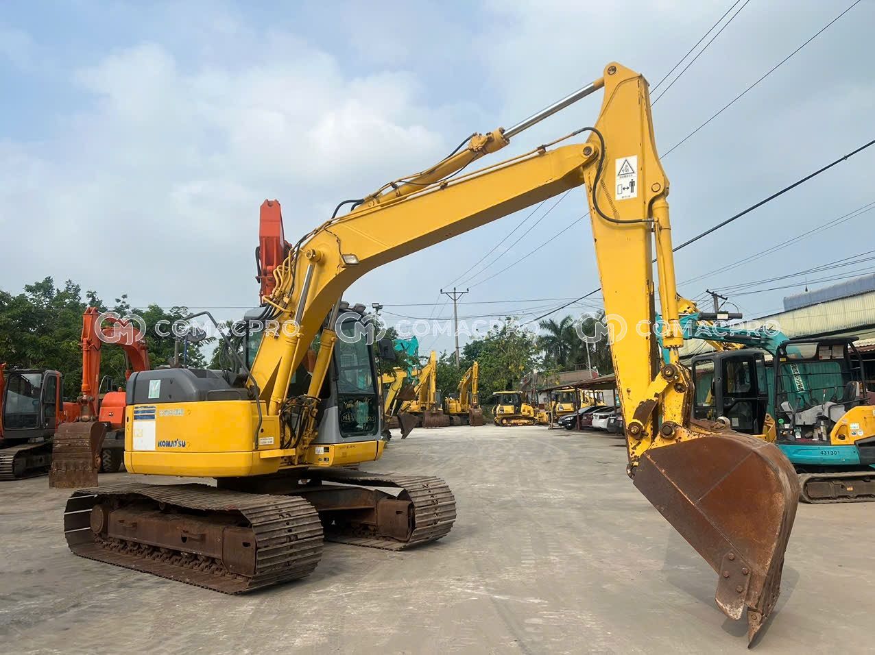 Máy xúc bánh xích KOMATSU PC228US-2 - 2001