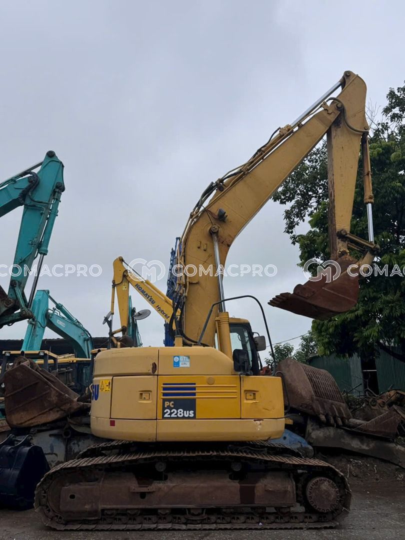Máy xúc bánh xích KOMATSU PC228US-3EO - 2008