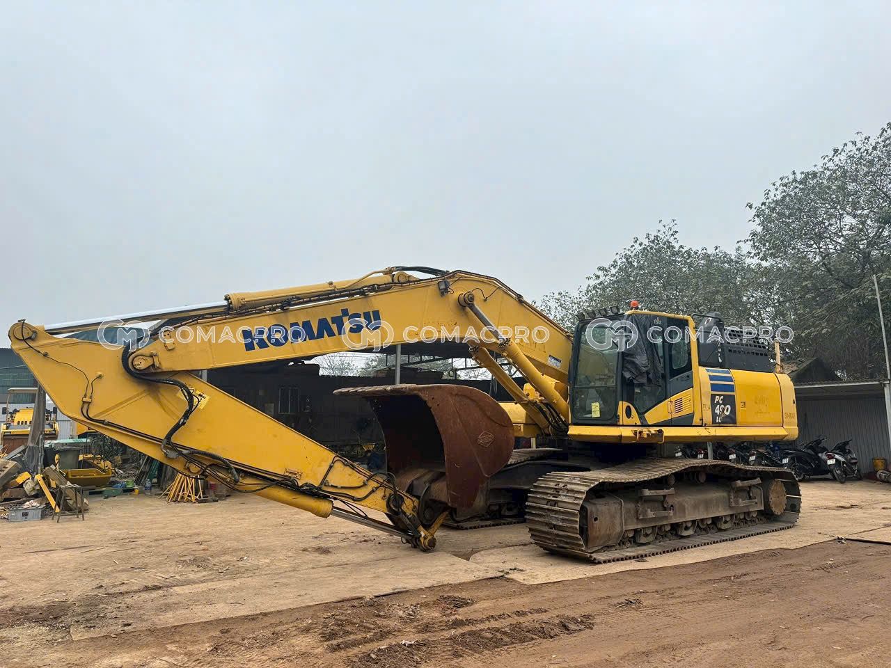 Máy xúc bánh xích KOMATSU PC490LC-11 - 2015