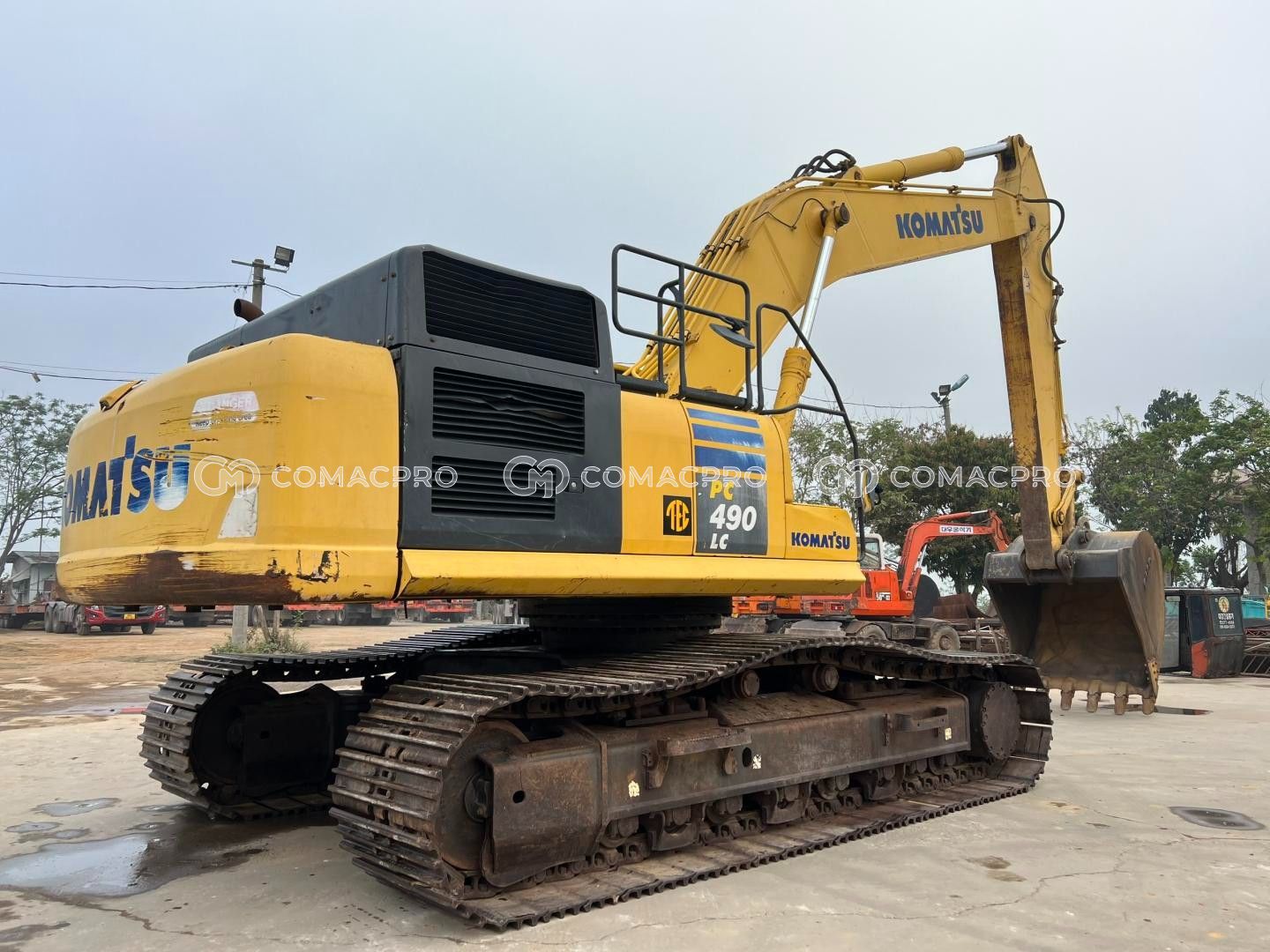 Máy xúc bánh xích KOMATSU PC490LC 2013