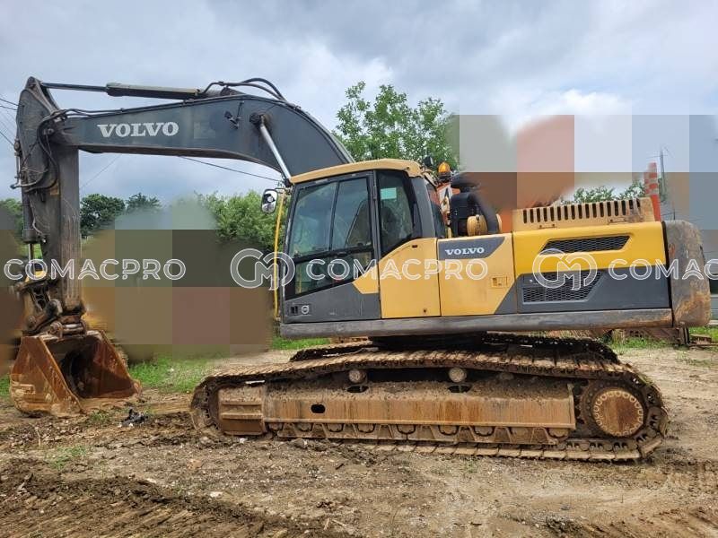 Máy xúc bánh xích VOLVO EC300DL - 2013