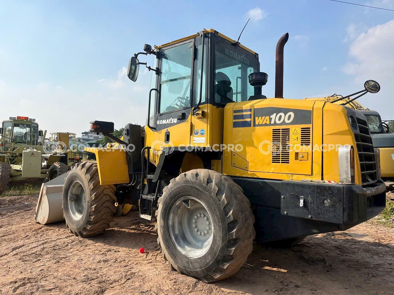 Máy xúc lật KOMATSU WA100-7 - 2017
