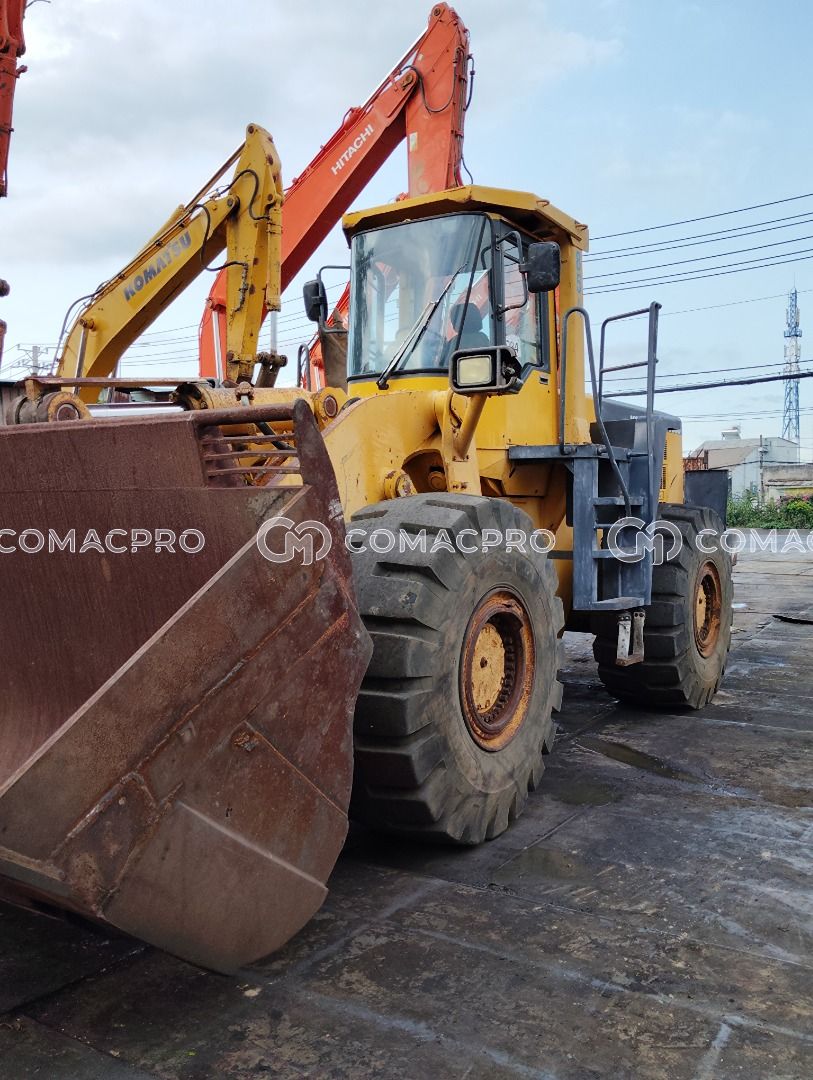 Máy xúc lật KOMATSU WA500