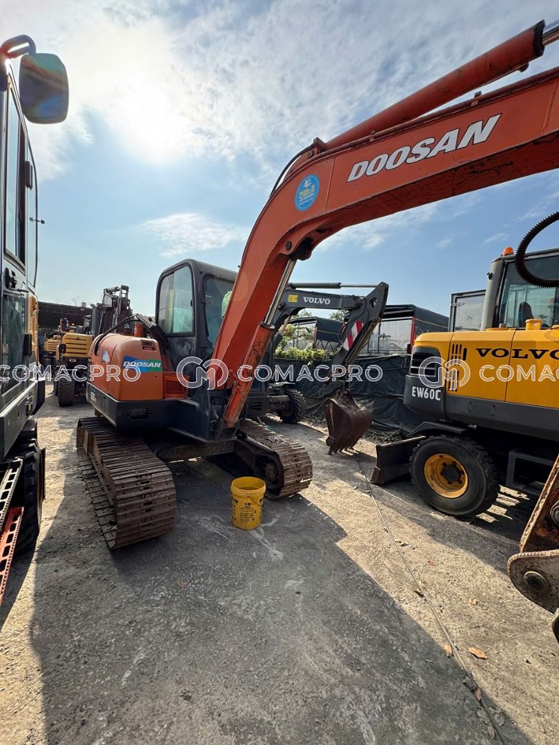 Máy xúc mini DOOSAN DH60-7 - 2010