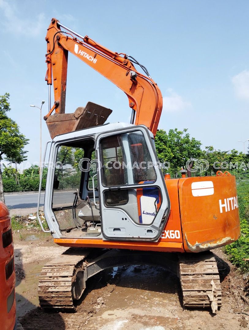 Máy xúc mini HITACHI EX60LCK-3