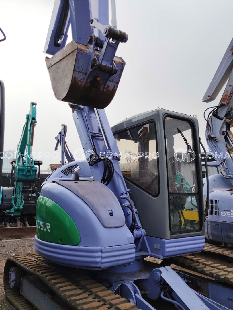 Máy xúc mini HITACHI EX75UR - 2000
