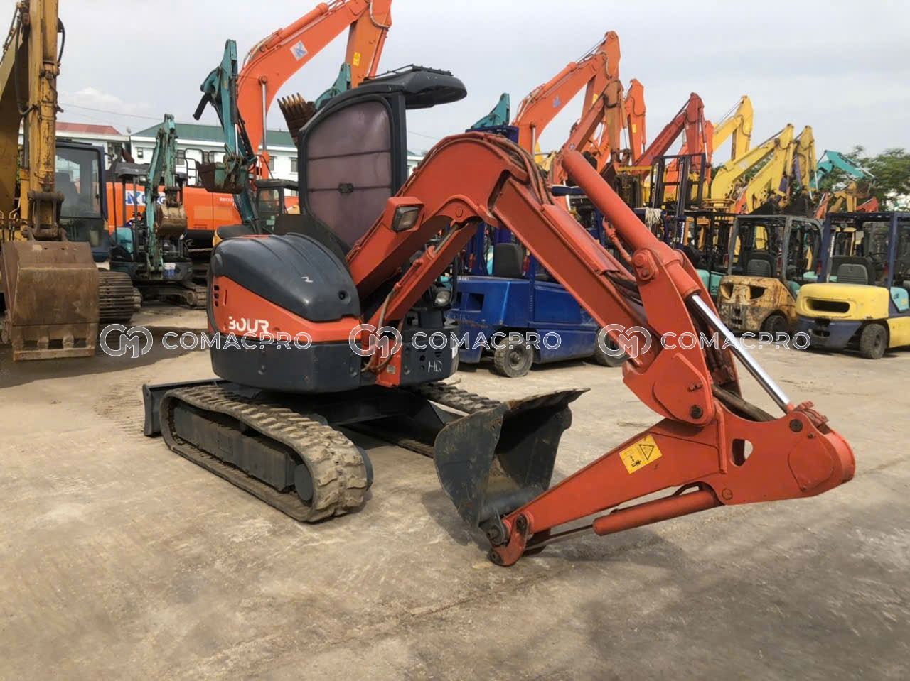 Máy xúc mini HITACHI ZX30UR - 2004