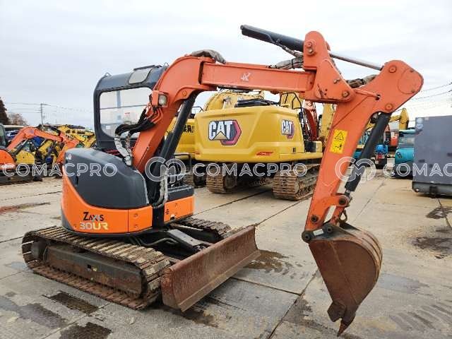 2015-年HITACHI ZX30UR-3 小型挖掘机- CoMacPro