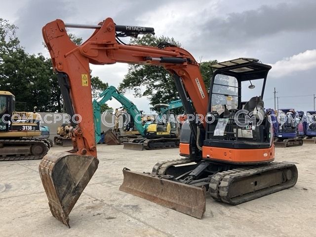 小型机 日立建機 ZX55UR-3 ミニユンボ（ミニバックホー）4t~5t 中古重機