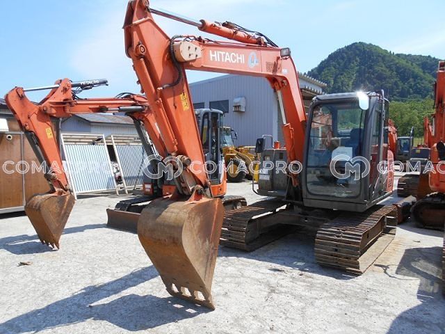 2013-年HITACHI ZX70-3 小型挖掘机- CoMacPro