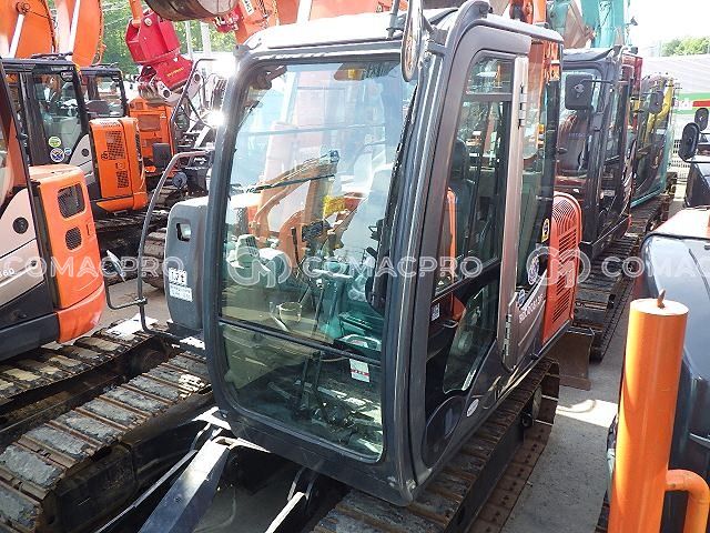 2013-年HITACHI ZX70-3 小型挖掘机- CoMacPro