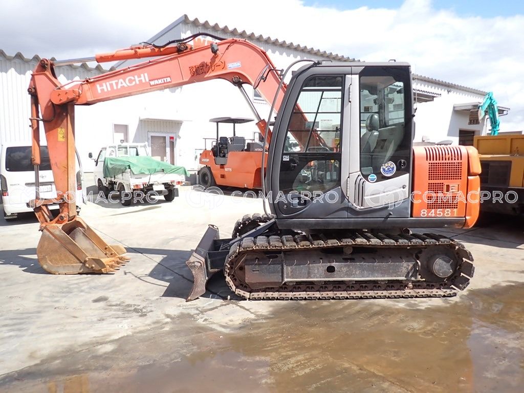 2014-年HITACHI ZX70-3 小型挖掘机- CoMacPro
