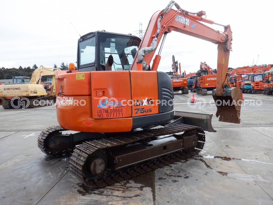 2016-年HITACHI ZX75US-5B 小型挖掘机- CoMacPro