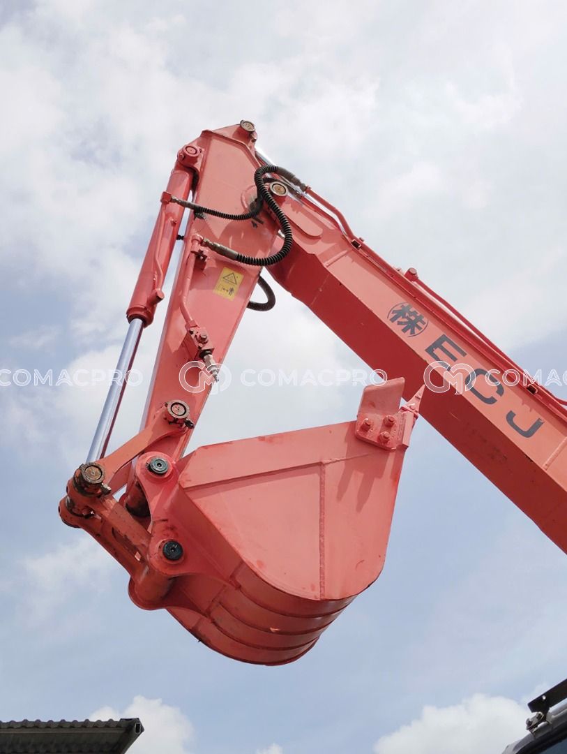 【May】 2007- HITACHI ZX75US-A Mini Excavator - CoMacPro