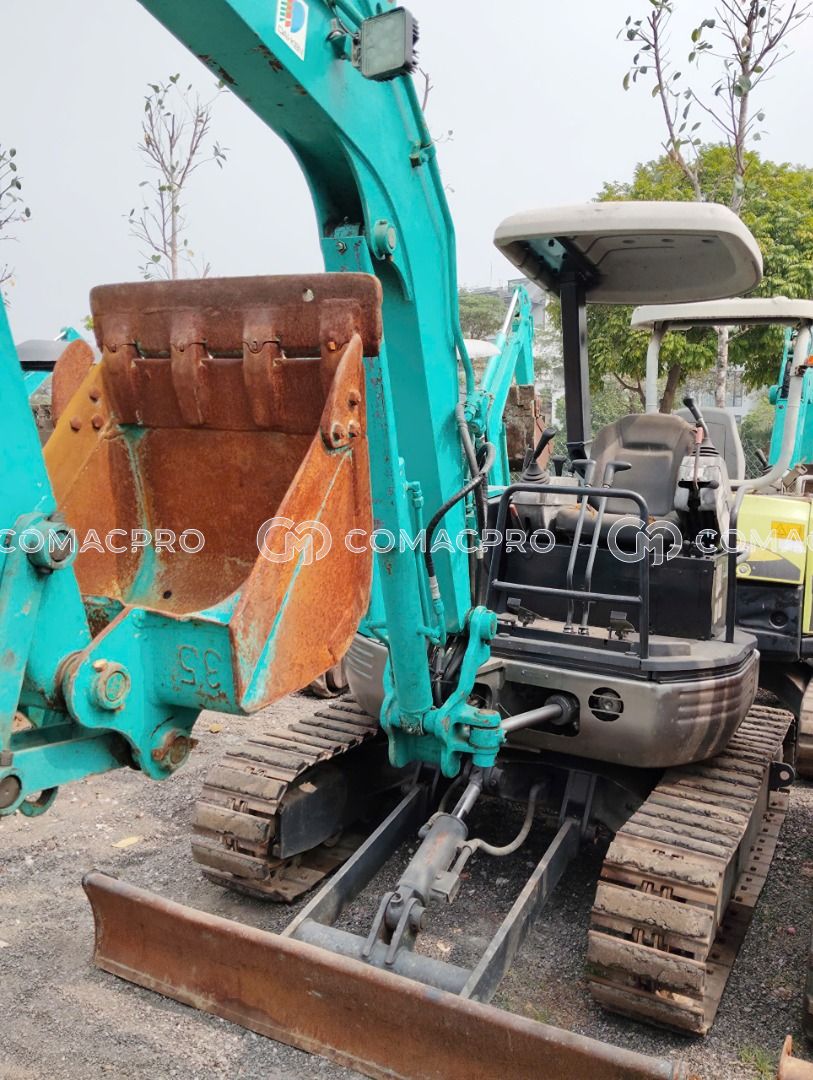 Máy xúc mini KOBELCO SK35UR  - 2006