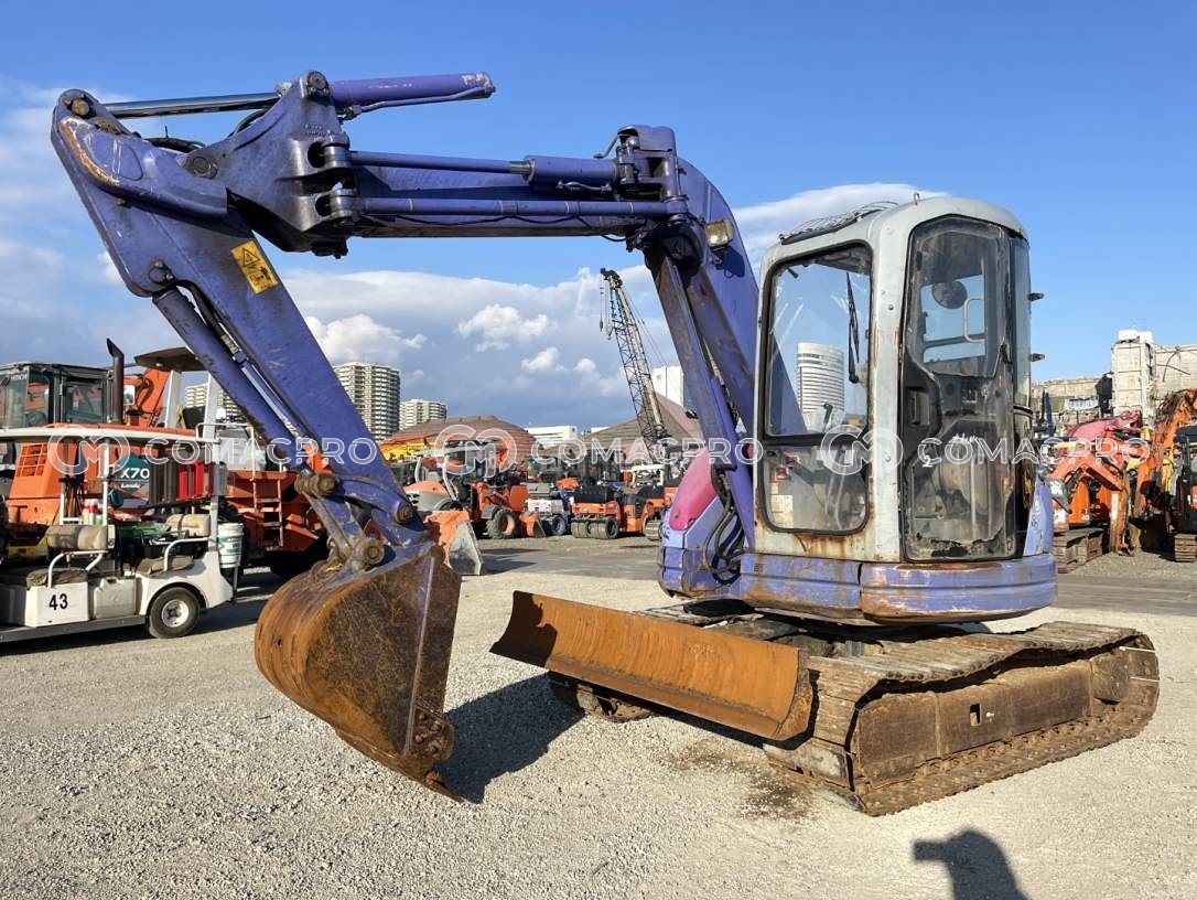 Máy xúc mini KOMATSU PC50UU-2E - 2000