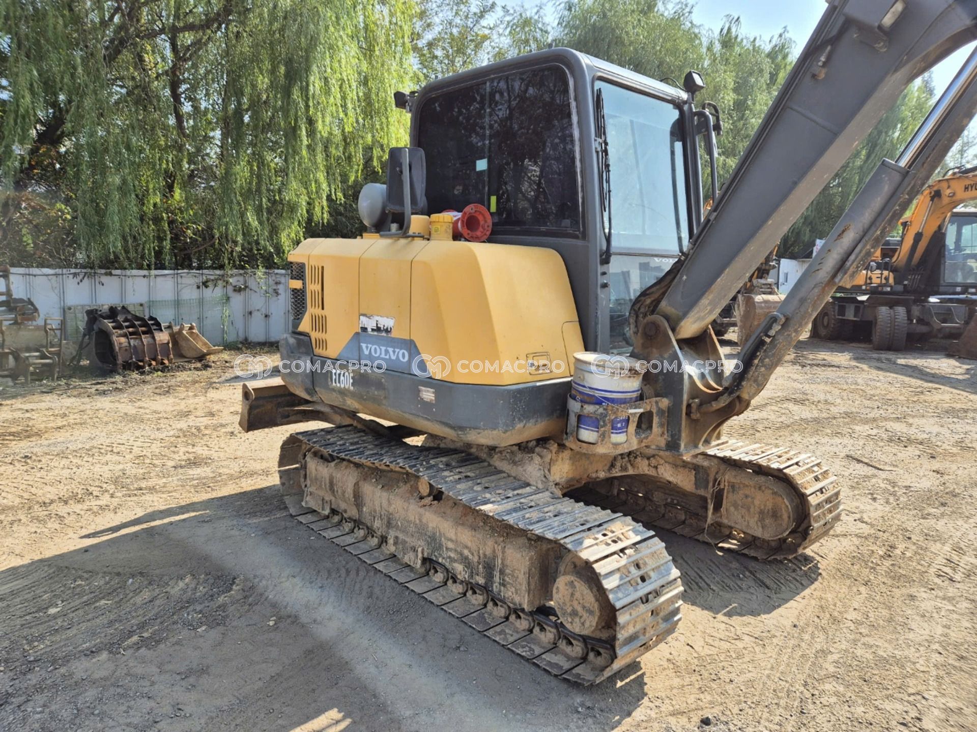 Máy xúc mini VOLVO EC60E - 2015