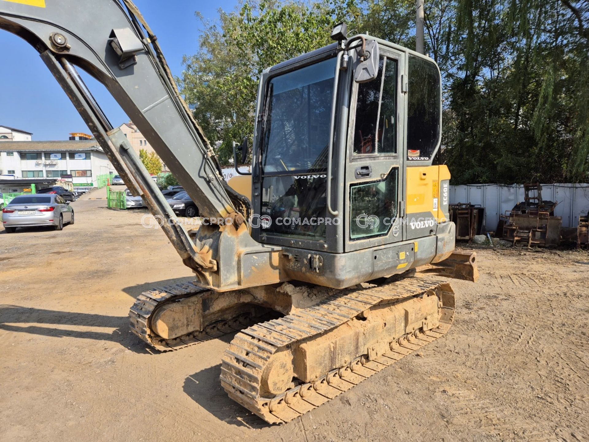 Máy xúc mini VOLVO EC60E - 2016