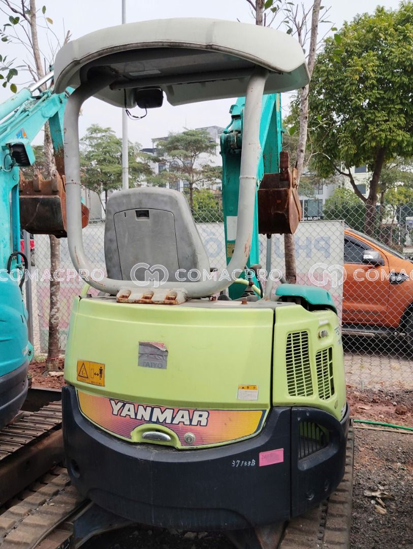 Máy xúc mini YANMAR VIO20-3 - 2003