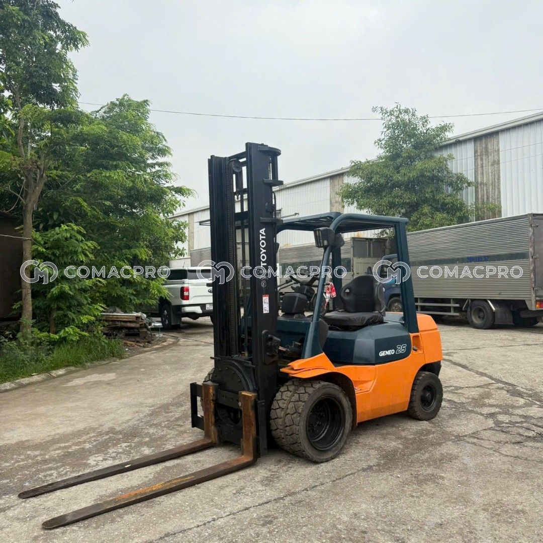 Xe nâng dầu TOYOTA A8FD25 - 2018