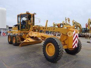 Xe san gạt MITSUBISHI MG500SE - 2001