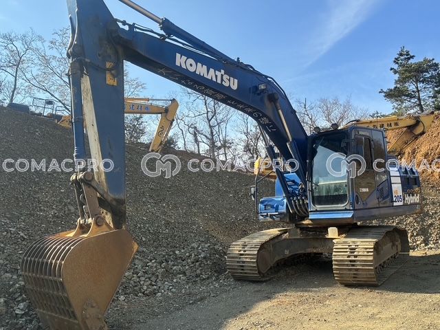 Máy xúc bánh xích KOMATSU HB205-2 - 2015