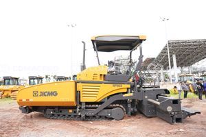 Máy rải thảm nhựa XCMG RP903 - 2025