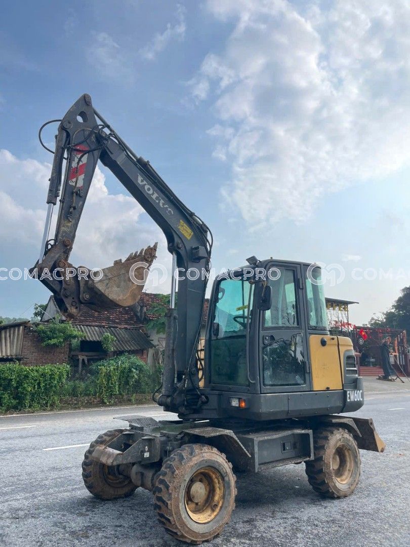 Máy xúc bánh lốp VOLVO EW60C - 2014