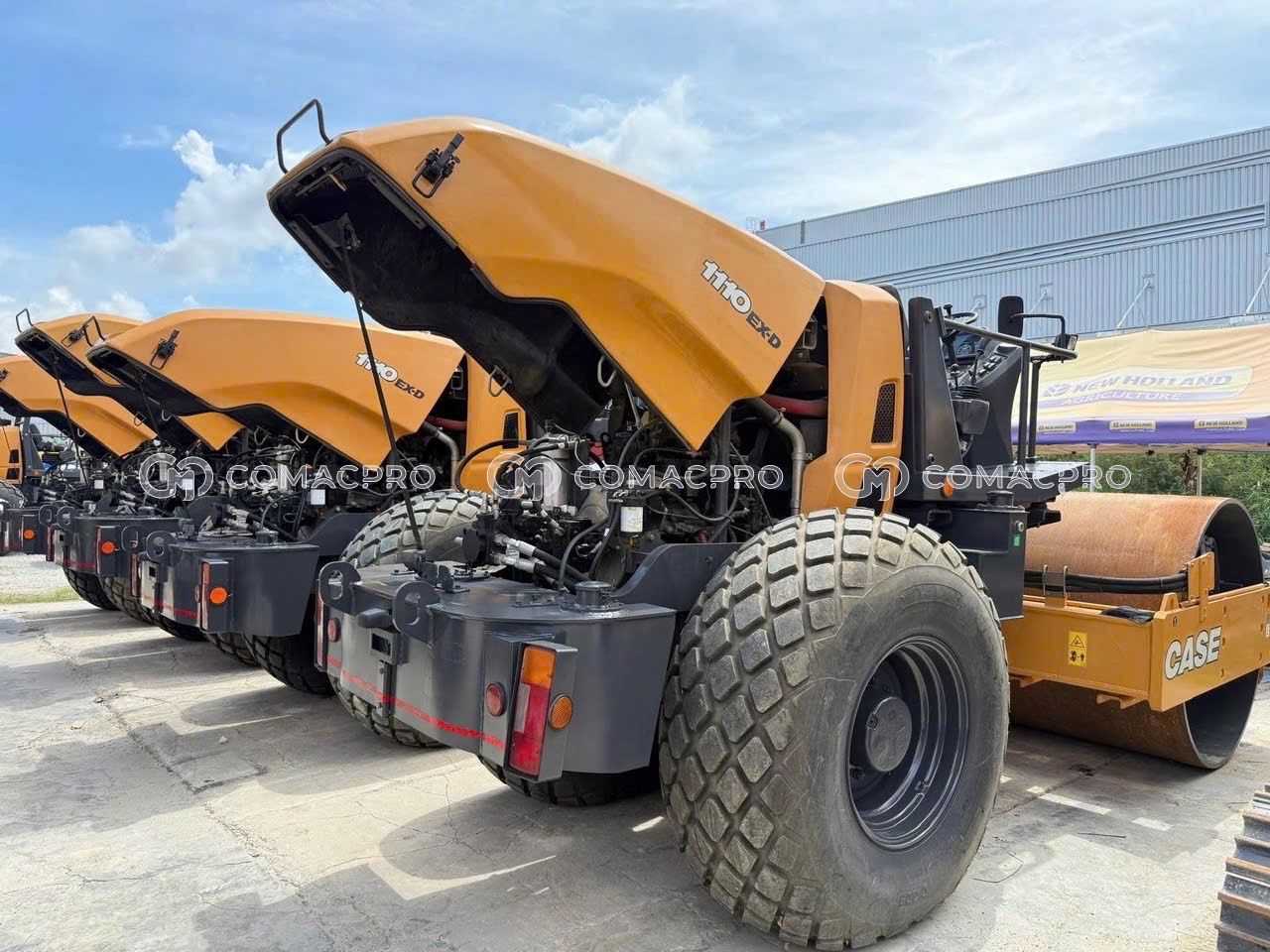 Xe lu CASE 1110EX-D - 2024
