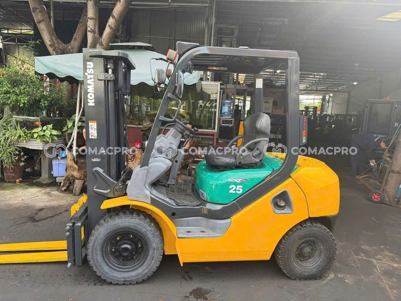 Xe nâng dầu KOMATSU FD25W-16 - 2009