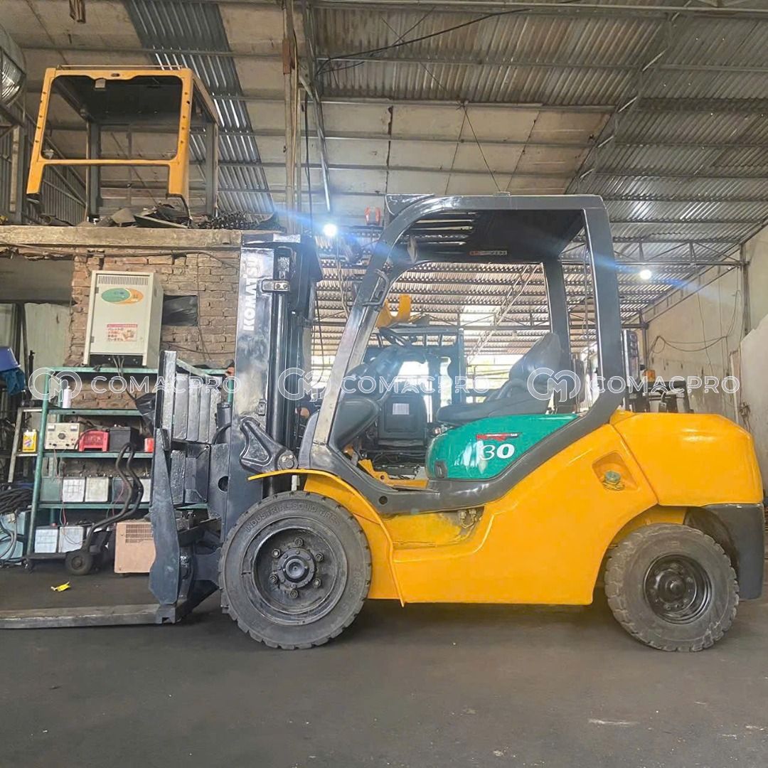 Xe nâng dầu KOMATSU FD30HT-15 - 2003