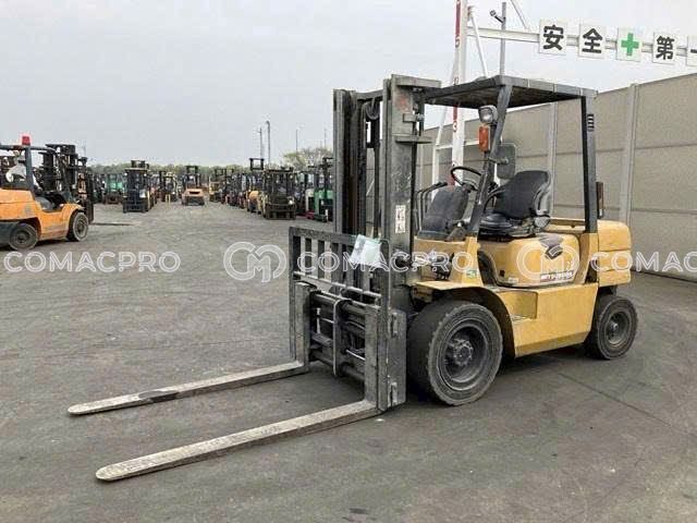 Xe nâng dầu MITSUBISHI FD28D - 2002