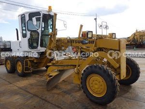 Xe san gạt MITSUBISHI MG230E - 1984