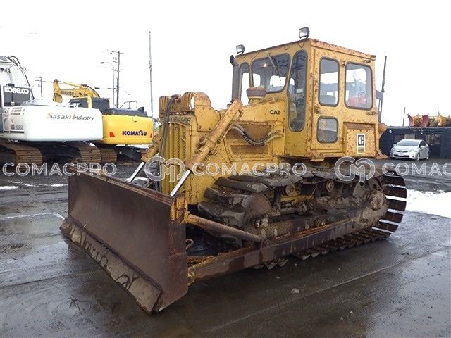 Xe ủi CATERPILLAR D4E - 1984