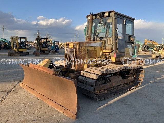 Xe ủi KOMATSU D31P-18