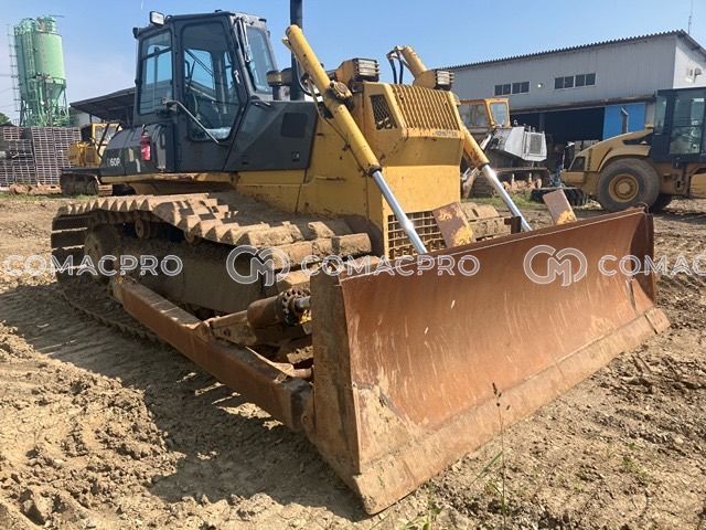 Xe ủi KOMATSU D60P-12E - 1997